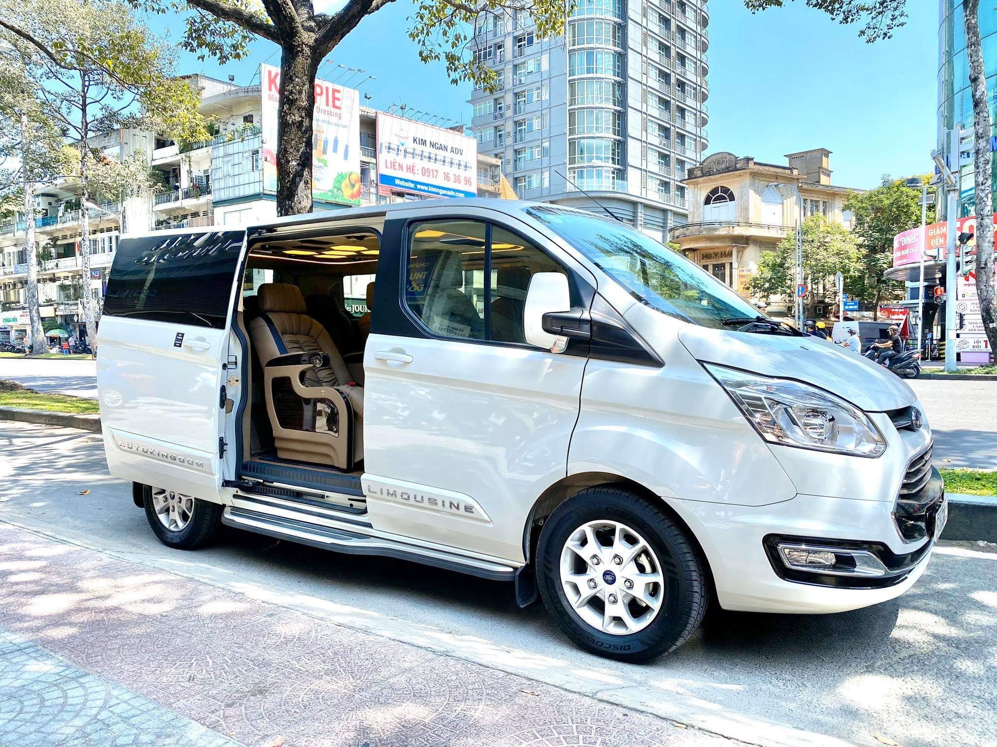 Limousine 7 chỗ